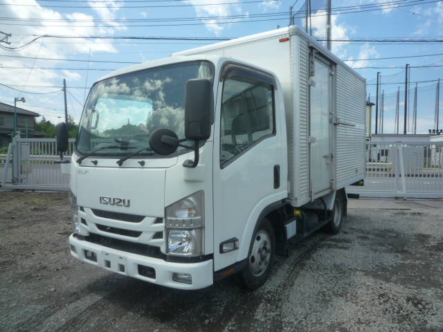 いすゞエルフアルミバン小型（2t・3t）[写真03]