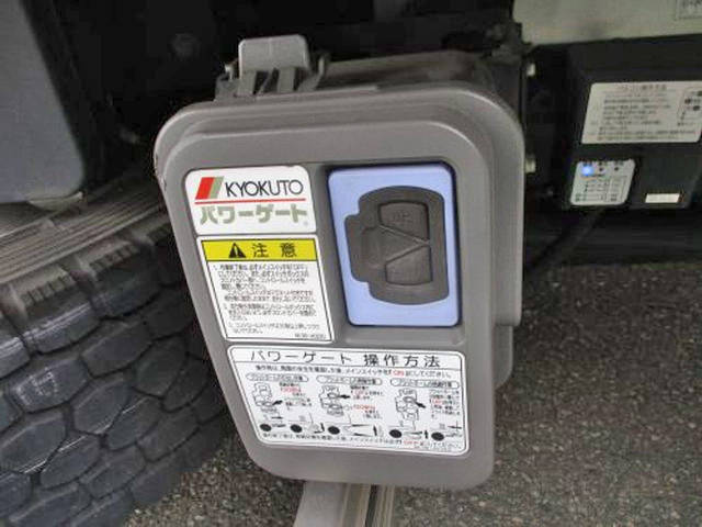 UDトラックスクオンアルミウイング大型（10t）[写真12]