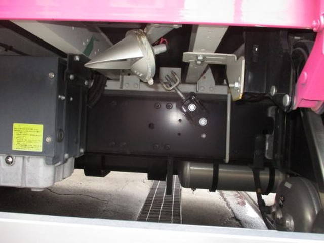 UDトラックスクオンアルミウイング大型（10t）[写真14]