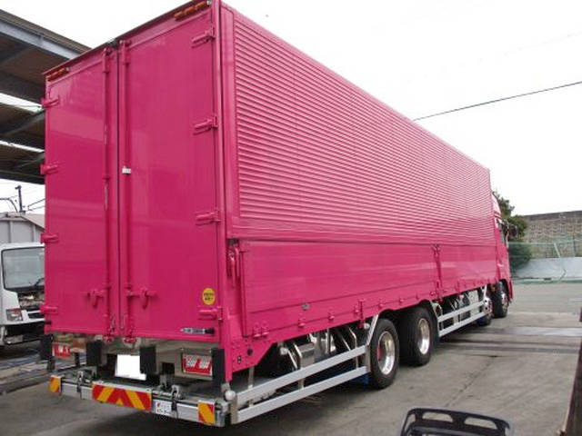 UDトラックスクオンアルミウイング大型（10t）[写真02]