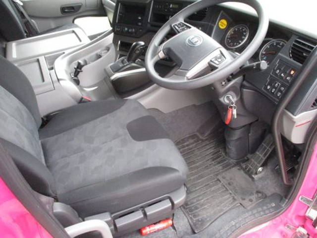 UDトラックスクオンアルミウイング大型（10t）[写真20]