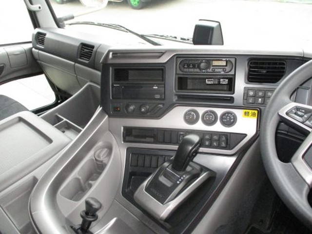 UDトラックスクオンアルミウイング大型（10t）[写真21]