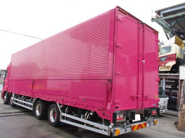 UDトラックスクオンアルミウイング大型（10t）[写真04]