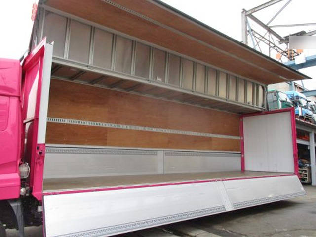 UDトラックスクオンアルミウイング大型（10t）[写真08]