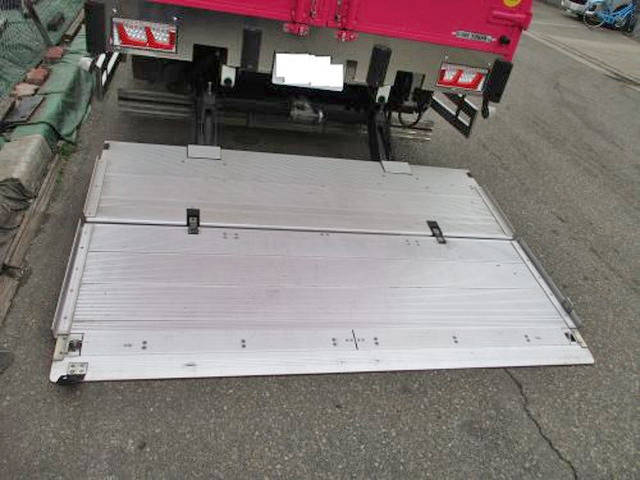 UDトラックスクオンアルミウイング大型（10t）[写真09]