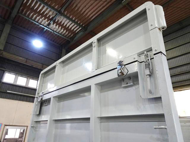 三菱ふそうキャンターアルミブロック小型（2t・3t）[写真13]