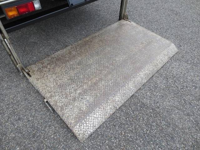 三菱ふそうキャンターアルミブロック小型（2t・3t）[写真08]