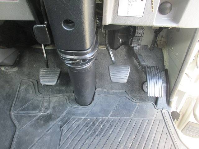 三菱ふそうキャンター平ボディ小型（2t・3t）[写真16]