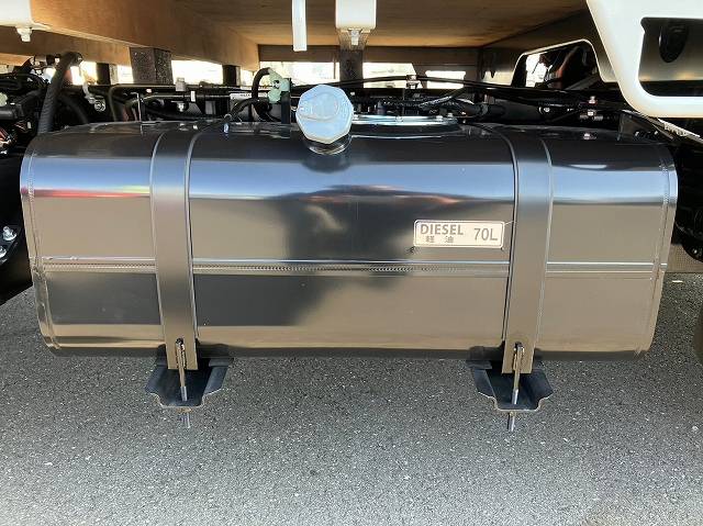 三菱ふそうキャンター平ボディ小型（2t・3t）[写真14]