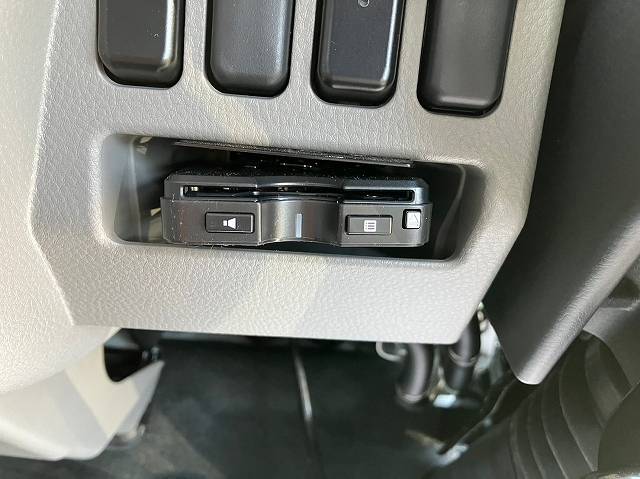 三菱ふそうキャンター平ボディ小型（2t・3t）[写真24]