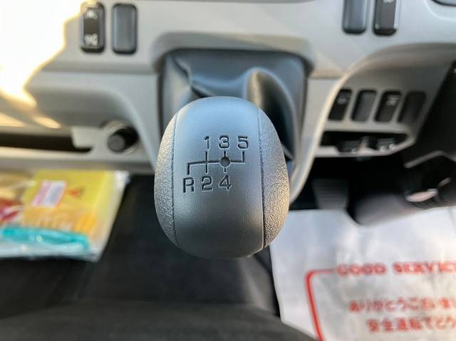 三菱ふそうキャンター平ボディ小型（2t・3t）[写真25]