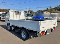 三菱ふそうキャンター平ボディ小型（2t・3t）[写真02]