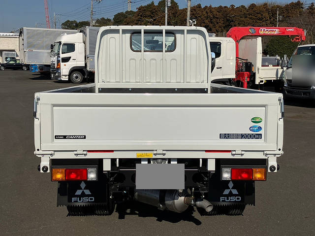 三菱ふそうキャンター平ボディ小型（2t・3t）[写真06]