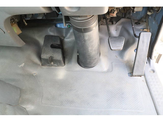 いすゞエルフ平ボディ小型（2t・3t）[写真13]