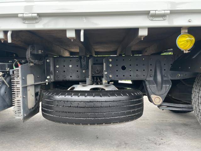 三菱ふそうキャンター平ボディ小型（2t・3t）[写真15]