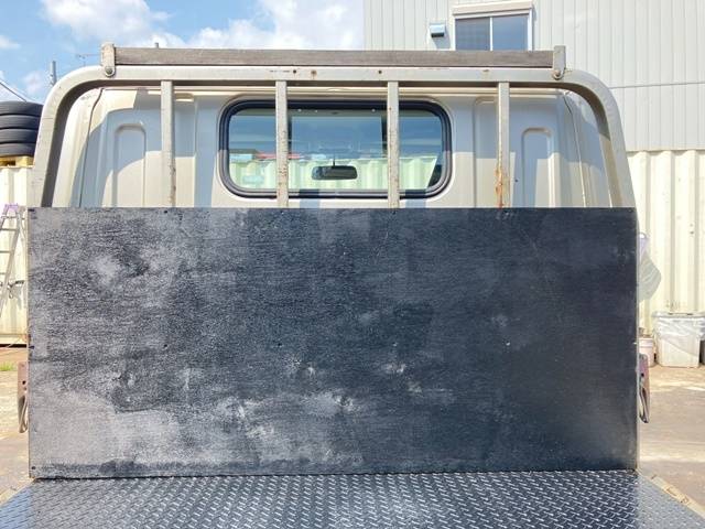 三菱ふそうキャンター平ボディ小型（2t・3t）[写真14]