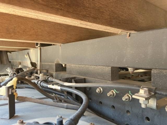 三菱ふそうキャンター平ボディ小型（2t・3t）[写真20]