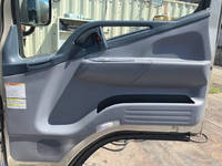 三菱ふそうキャンター平ボディ小型（2t・3t）[写真29]