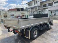 三菱ふそうキャンター平ボディ小型（2t・3t）[写真02]