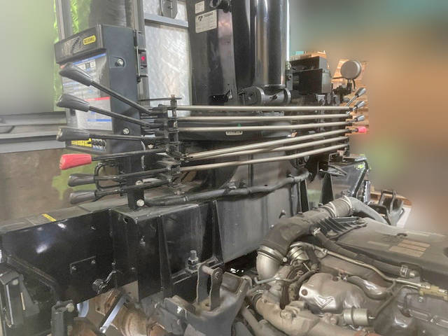 いすゞエルフクレーン3段小型（2t・3t）[写真16]