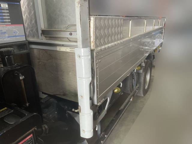 いすゞエルフクレーン3段小型（2t・3t）[写真07]