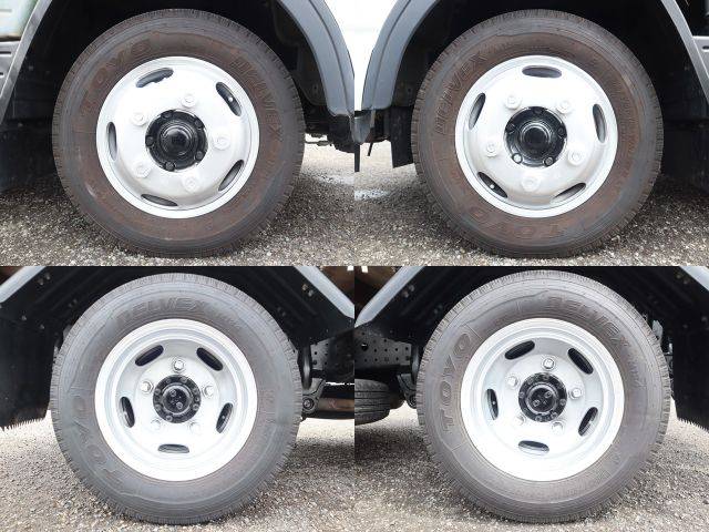 三菱ふそうキャンター平ボディ小型（2t・3t）[写真19]