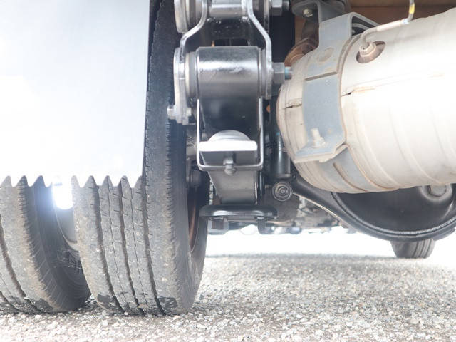 三菱ふそうキャンター平ボディ小型（2t・3t）[写真24]