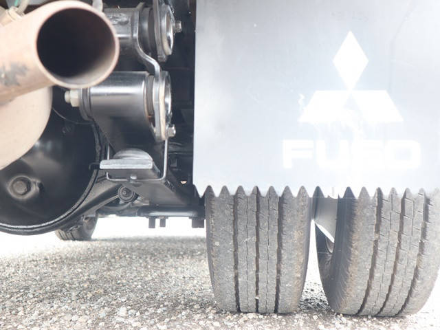 三菱ふそうキャンター平ボディ小型（2t・3t）[写真25]