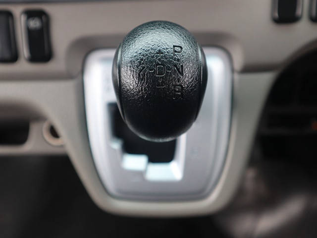 三菱ふそうキャンター平ボディ小型（2t・3t）[写真31]