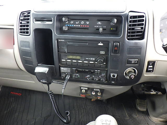 日野デュトロパネルバン小型（2t・3t）[写真30]