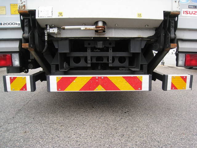 いすゞエルフアルミバン小型（2t・3t）[写真13]