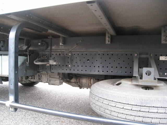 いすゞエルフアルミバン小型（2t・3t）[写真17]