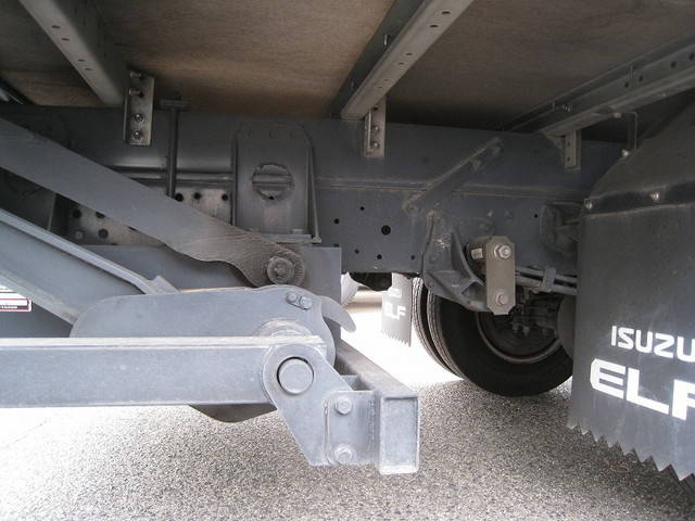 いすゞエルフアルミバン小型（2t・3t）[写真22]