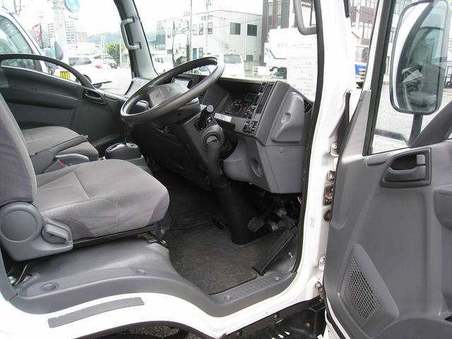 いすゞエルフアルミバン小型（2t・3t）[写真23]