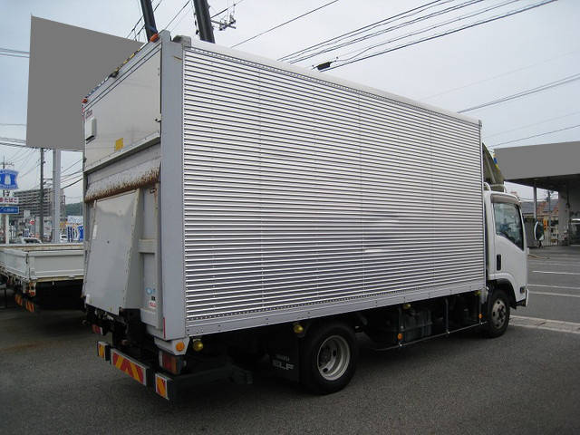 いすゞエルフアルミバン小型（2t・3t）[写真04]