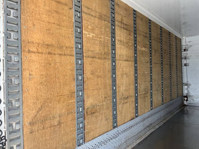 三菱ふそうキャンターアルミバン小型（2t・3t）[写真11]