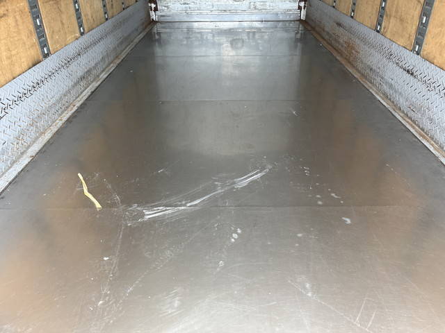 三菱ふそうキャンターアルミバン小型（2t・3t）[写真13]