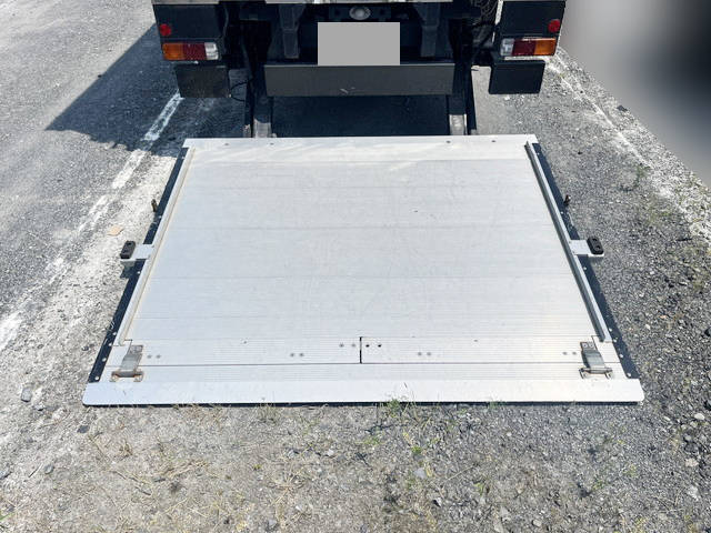 三菱ふそうキャンターアルミバン小型（2t・3t）[写真15]