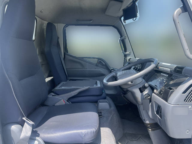 三菱ふそうキャンターアルミバン小型（2t・3t）[写真24]