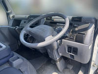 三菱ふそうキャンターアルミバン小型（2t・3t）[写真25]