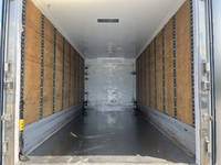 三菱ふそうキャンターアルミバン小型（2t・3t）[写真09]