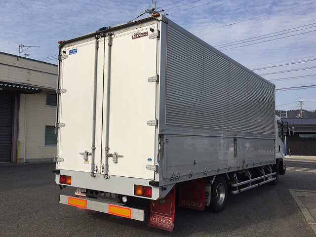 いすゞフォワードアルミウイング中型（4t）[写真02]