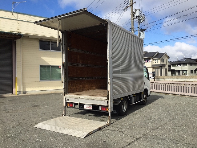 トヨタトヨエースアルミバン小型（2t・3t）[写真02]