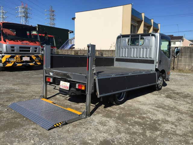 日産アトラス平ボディ小型（2t・3t）[写真02]