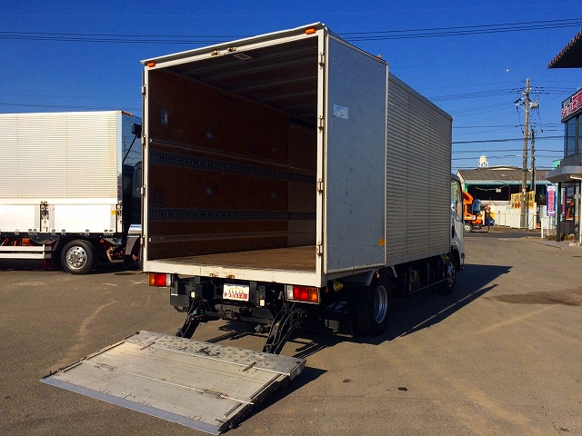 いすゞエルフアルミバン小型（2t・3t）[写真02]