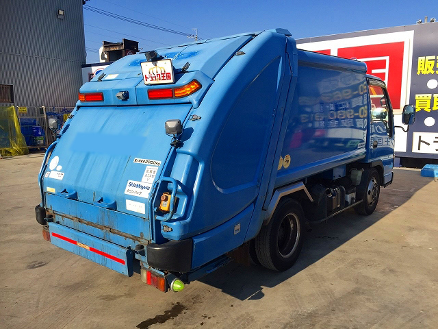 いすゞエルフパッカー車（塵芥車）小型（2t・3t）[写真02]
