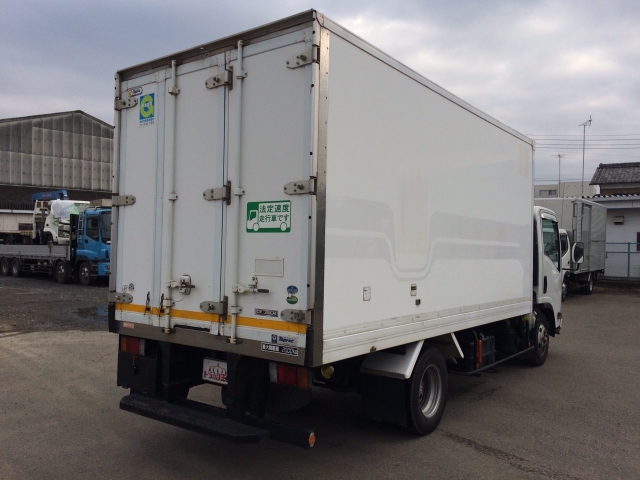 いすゞエルフ冷凍車（冷蔵車）小型（2t・3t）[写真02]