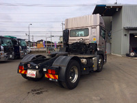 UDトラックスクオントレーラーヘッド（トラクターヘッド）大型（10t）[写真02]