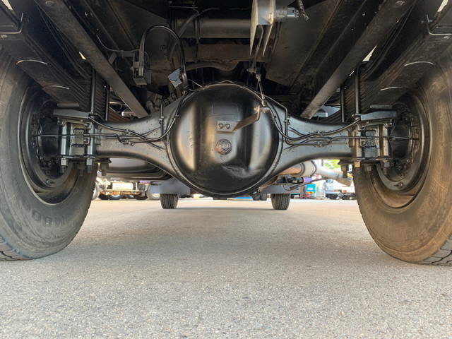 いすゞフォワードダンプ・クレーン付中型（4t）[写真12]