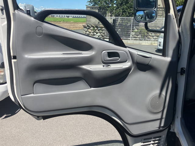 トヨタダイナアルミバン小型（2t・3t）[写真32]